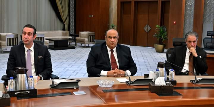 الحكومة والصناع والتجار يتوافقون على مبادرة لخفض أسعار السلع