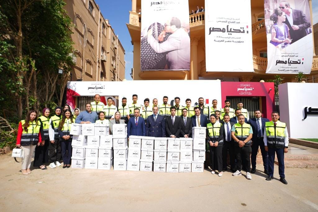 وكيل المرشح الرئاسي يقدم أوراق ترشحه للهيئة الوطنية