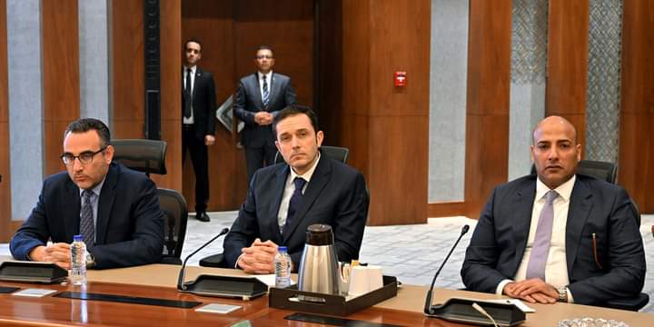 الحكومة والصناع والتجار يتوافقون على مبادرة لخفض أسعار السلع