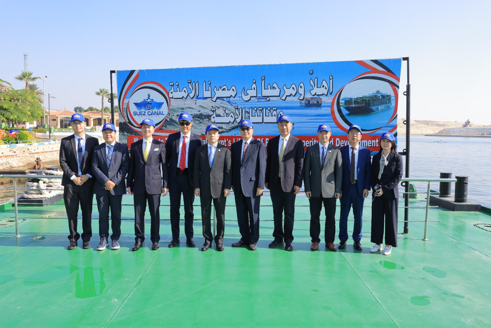الفريق أسامة ربيع يلتقي وفد الخط الملاحي العالمي COSCO