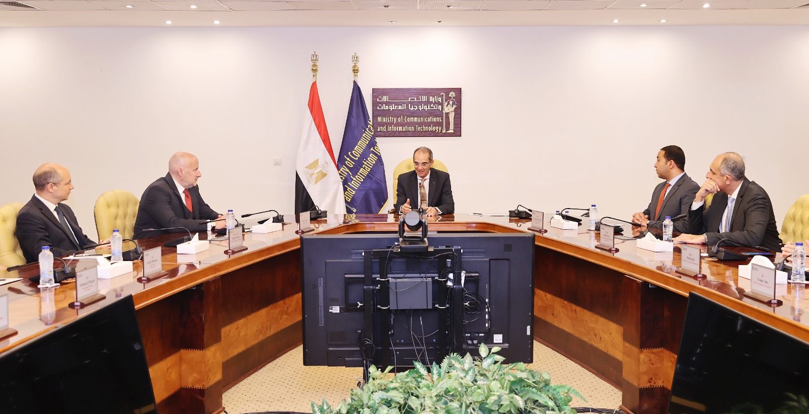 توقيع تعاون بين المصرية للاتصالات ومجموعة 4iG المجرية