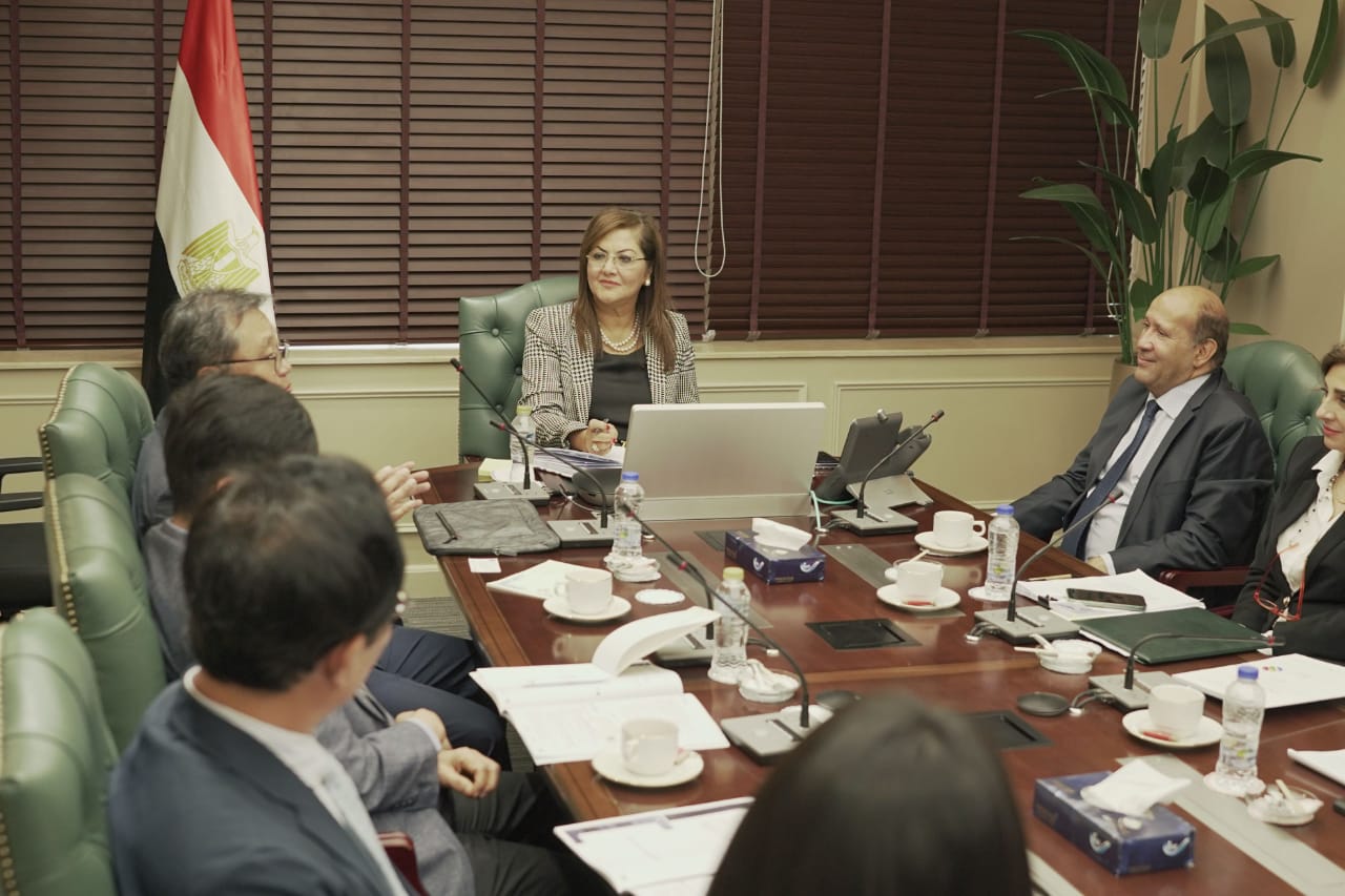 وزيرة التخطيط تلتقي بوفد المعهد الكوري