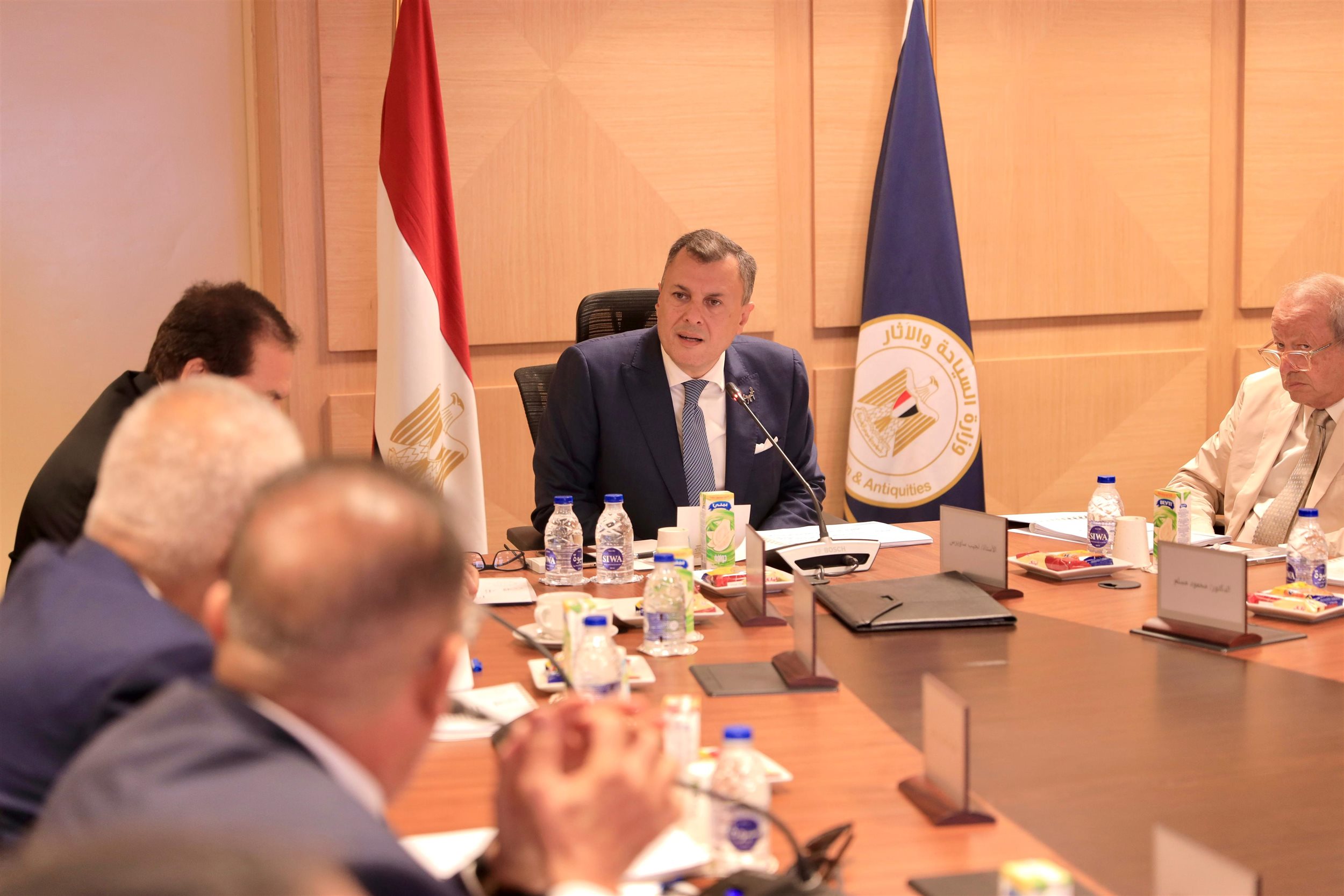 وزير السياحة يترأس الاجتماع الأول للجنة الخاصة للسياحة