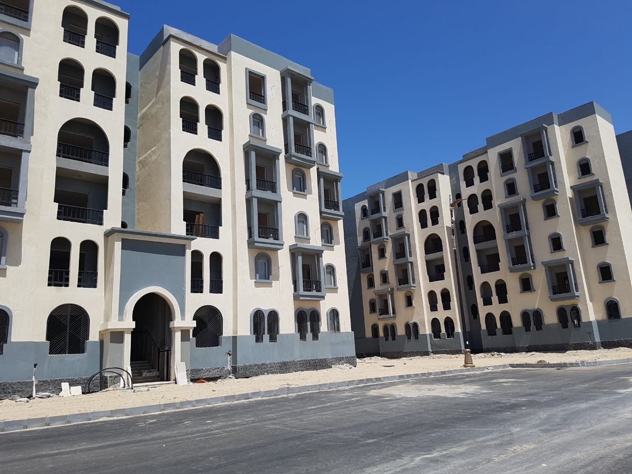 وزير الإسكان يطرح وحدات سكنية بمشروعات الإسكان المتميز