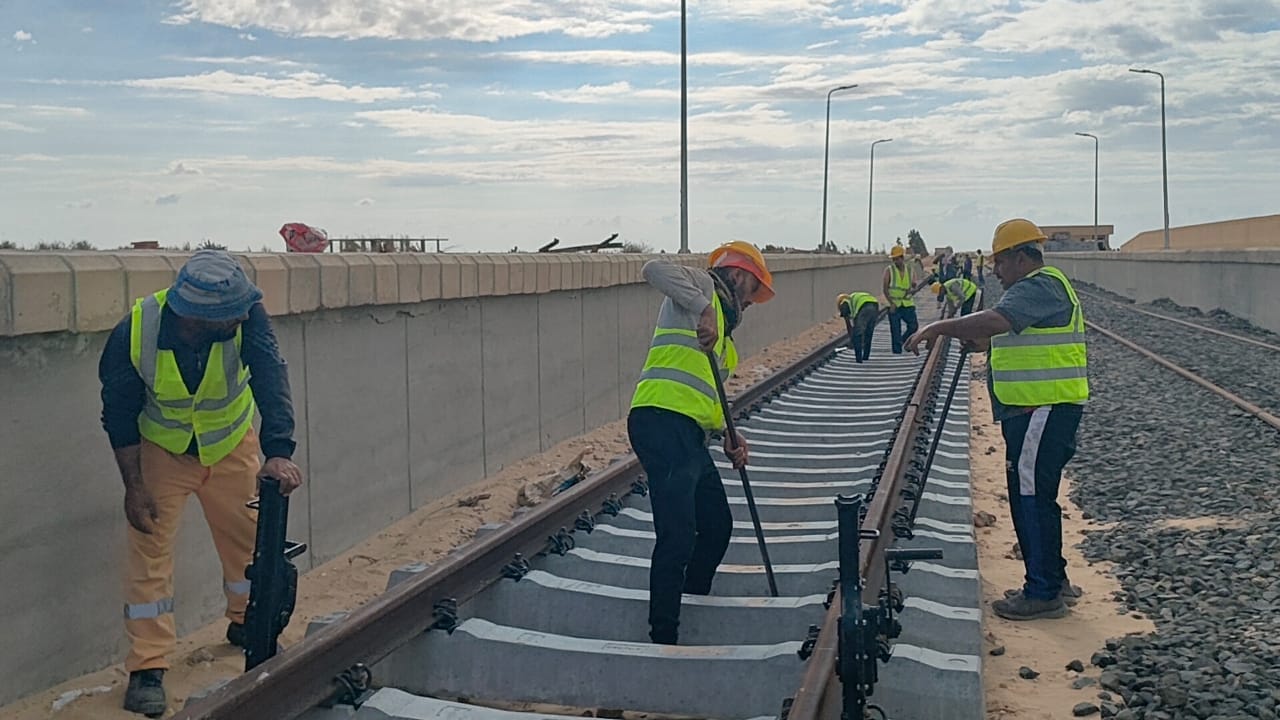 مشروع إعادة تأهيل وتطوير خط السكة الحديد الفردان / بئر العبد