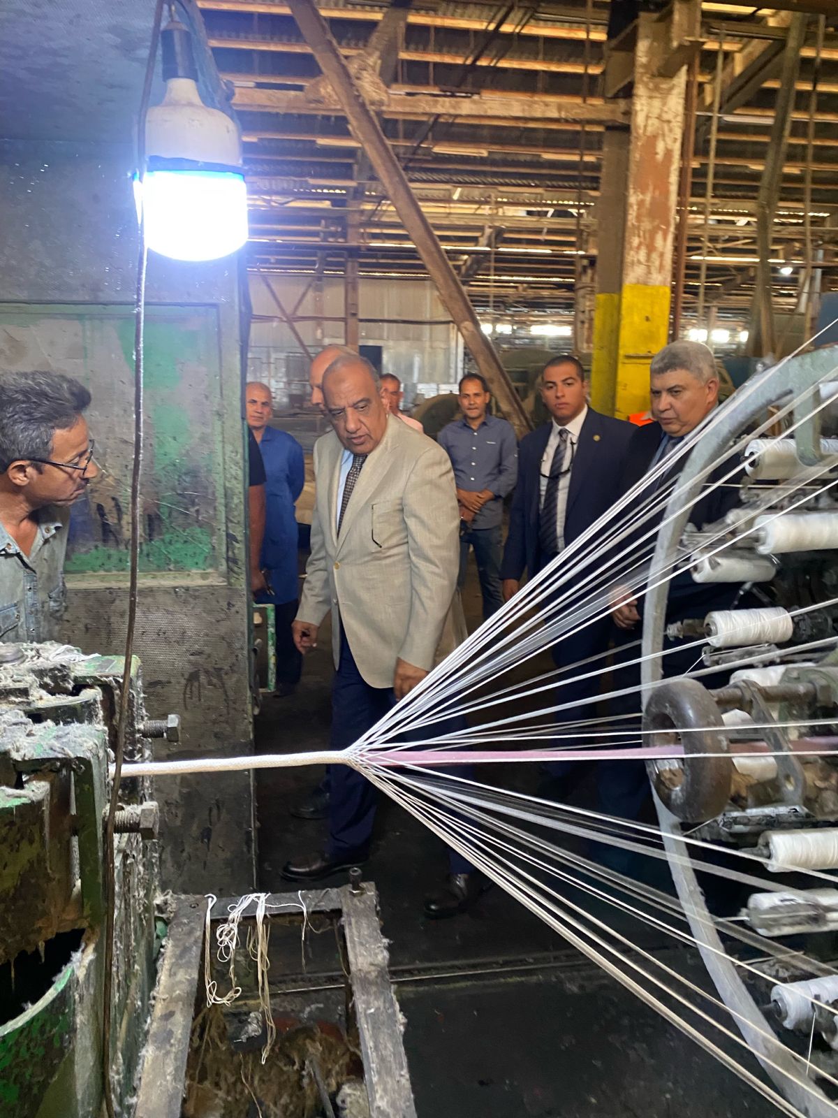 جولات تفقدية لوزير قطاع الأعمال العام لمجموعة من الشركات