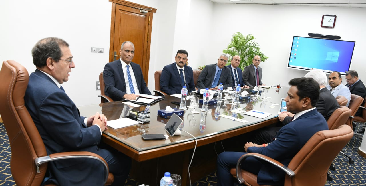 وزير البترول فى اجتماع مع وفد من شركة إندوراما العالمية
