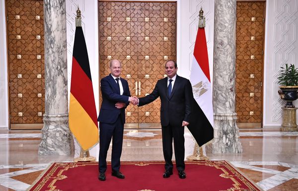 الرئيس السيسي يستقبل المستشار الألماني بقصر الاتحادية