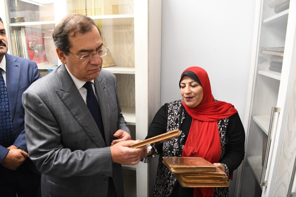 الملا يتابع تطورات انشاء المنصة الرقمية الموحدة للخامات التعدينية واصدار التراخيص