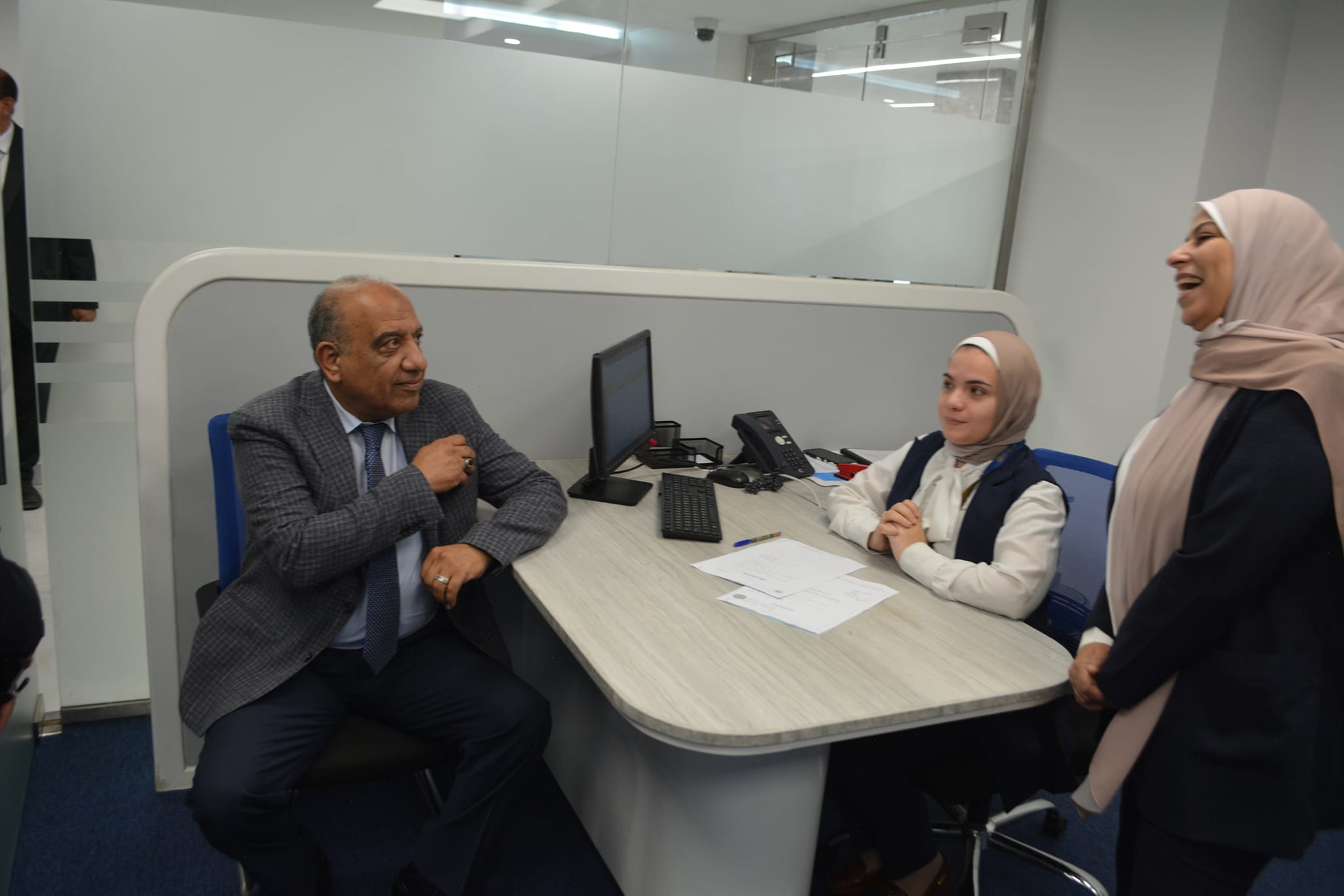 وزير قطاع الأعمال العام يستعرض مشروعات التطوير العقاري