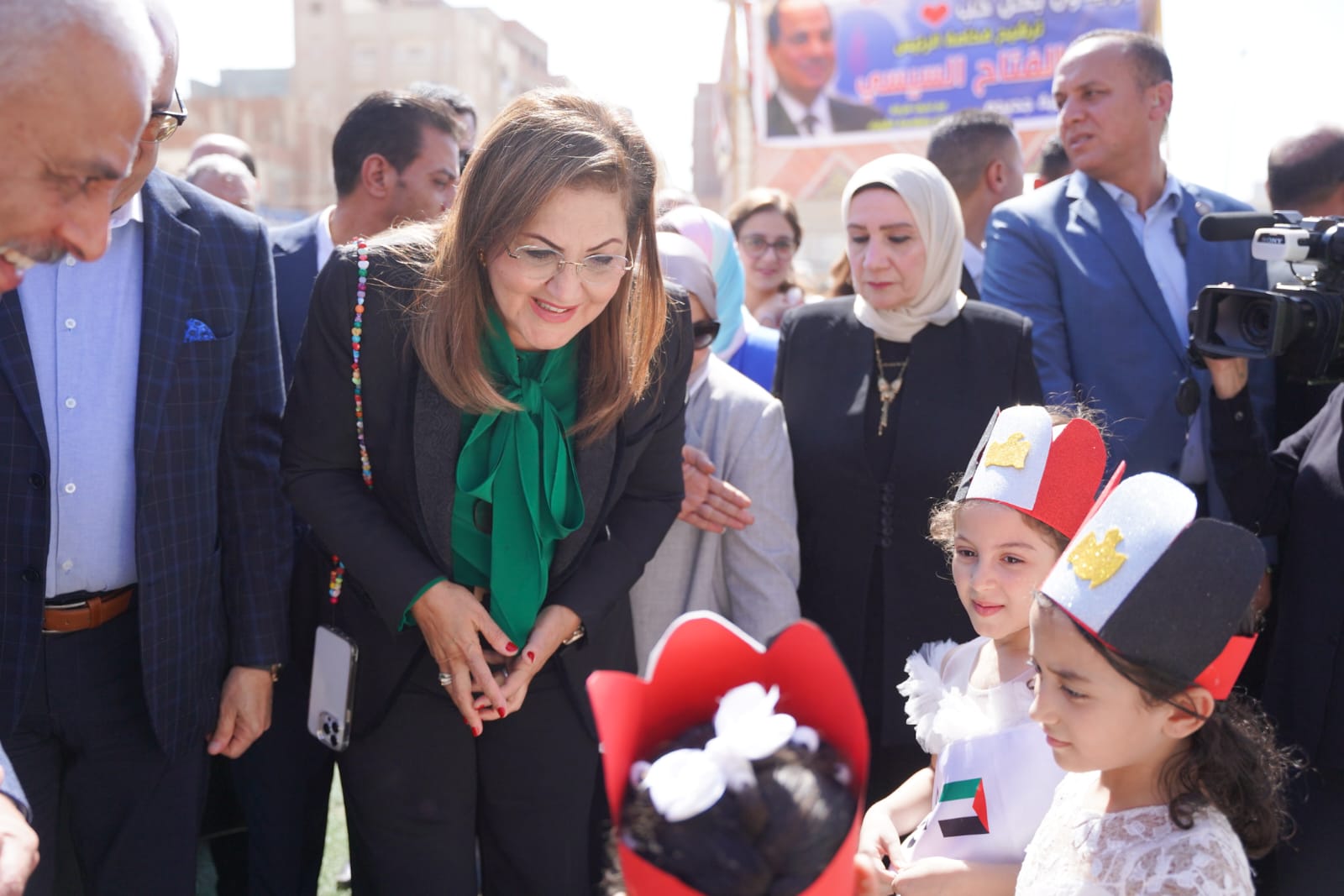 وزيرة التخطيط تفتتح عددًا من المشروعات التنموية بالسويس