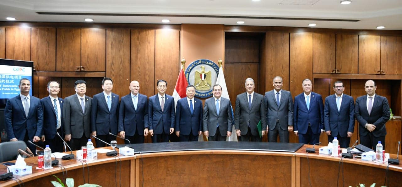 وزير البترول يستقبل سونج هايليانج رئيس مؤسسة الطاقة الصينية