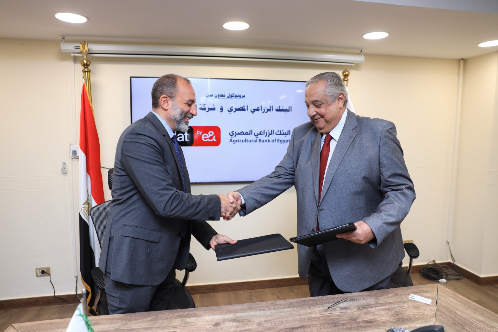 يوقع البنك الزراعي المصري بروتوكول مع شركة اتصالات من e& مصر
