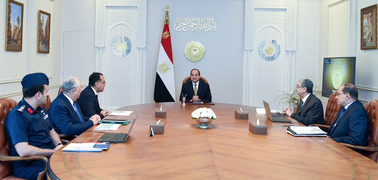 اجتماع لمتابعة المشروعات القومية للإنتاج الزراعي والاستصلاح
