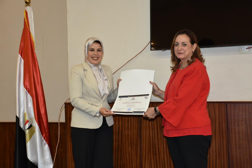 المعهد القومي يختتم البرنامج التدريبي