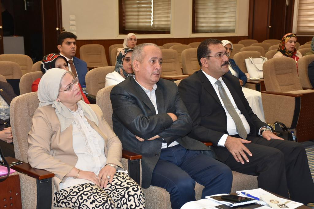المعهد القومي يختتم البرنامج التدريبي