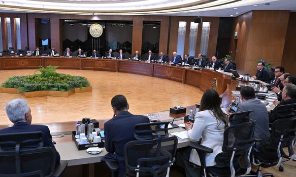 رئيس الوزراء يلتقي وفدا ألمانيا من 15 شركة أعضاء الغرفة العربية الألمانية للصناعة