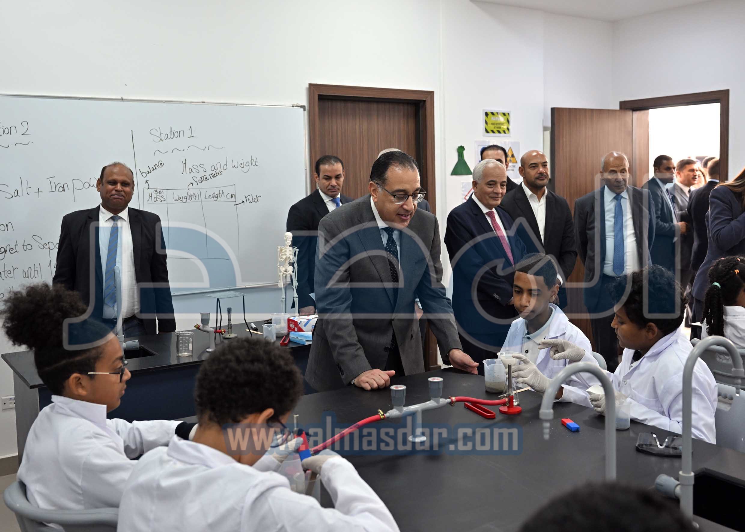 مدبولى يفتتح مجمع المدارس بالقرية الكونية بحدائق أكتوبر