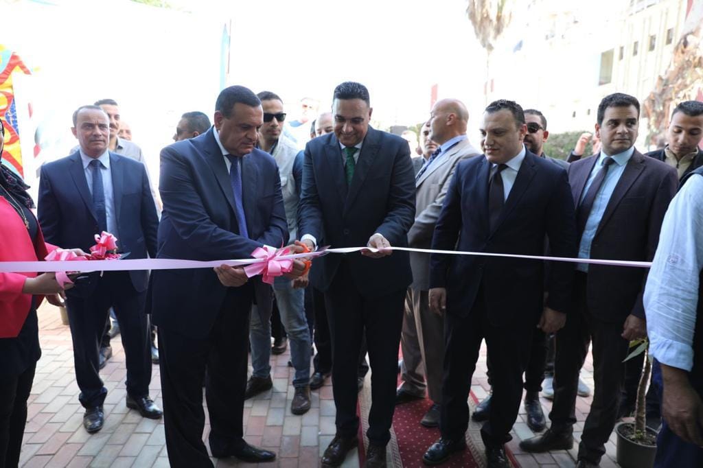 وزير التنمية المحلية ومحافظ الدقهلية يفتتحان معرض الدقهلية الثاني لمبادرة أيادي مصر