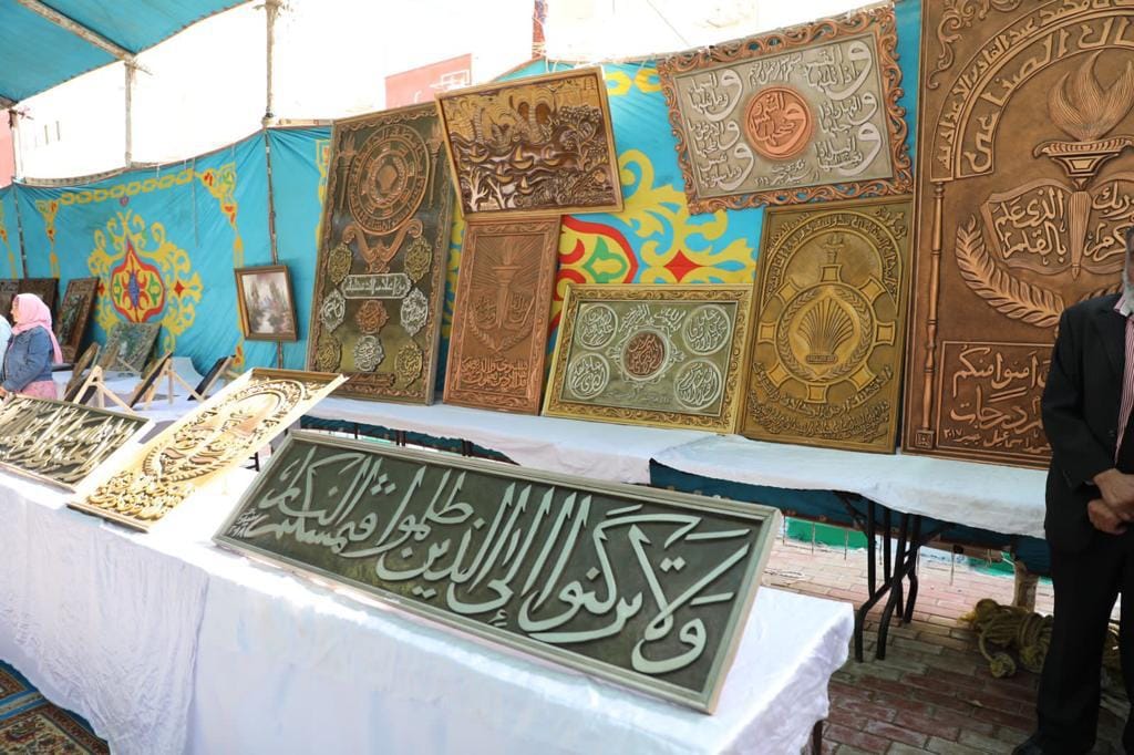 وزير التنمية المحلية ومحافظ الدقهلية يفتتحان معرض الدقهلية الثاني لمبادرة أيادي مصر