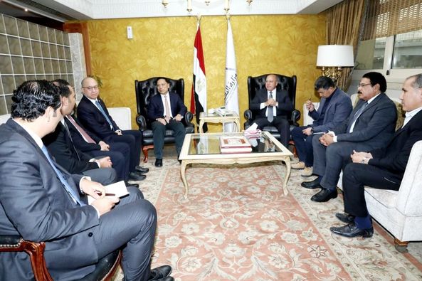وزير النقل يلتقي رئيس وقيادات شركة أفيك انترناشيونال الصينية