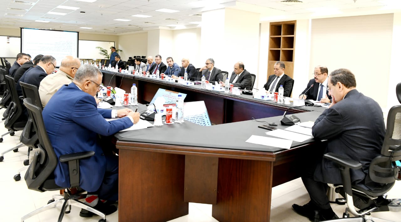 وزير البترول يتابع ملفات عمل الهيئة العامة للمثلث الذهبى