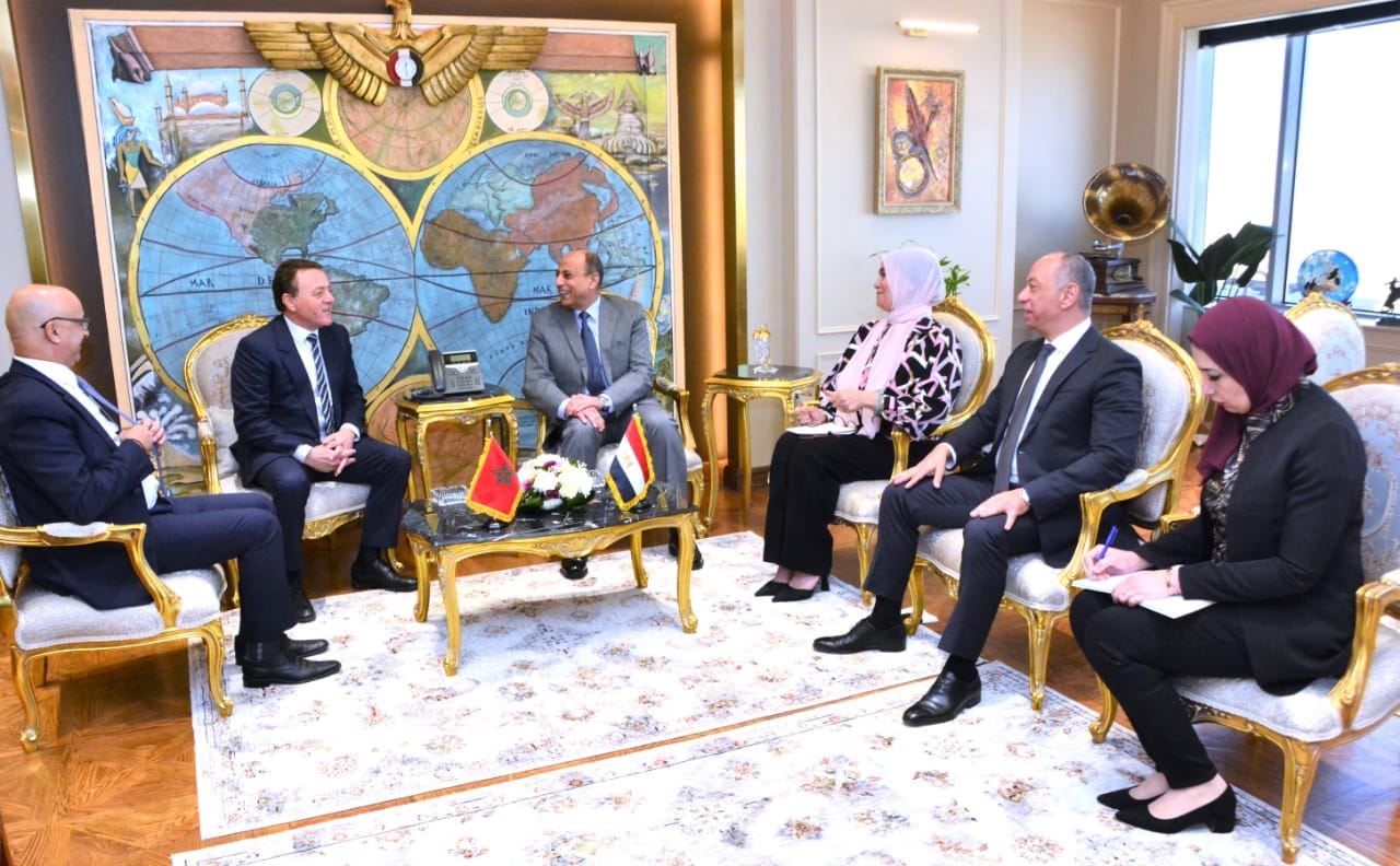 وزير الطيران المدني مع وزير النقل واللوجستيات المغربى