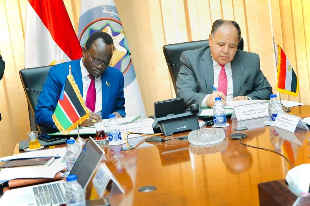 وزير المالية يلتقى وزير المالية والتخطيط بجنوب السودان