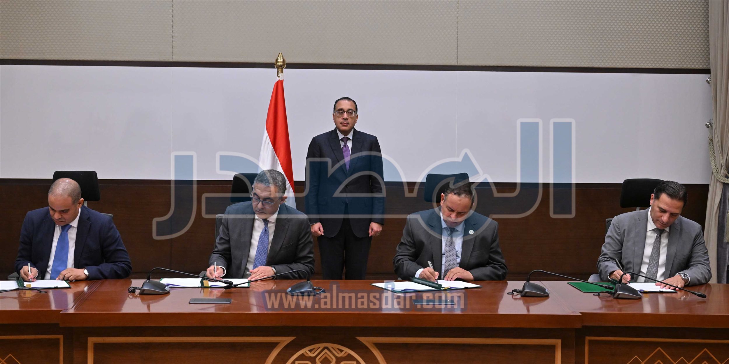 مدبولى يشهد توقيع 3 اتفاقات لبدء تجميع السيارات محليًا