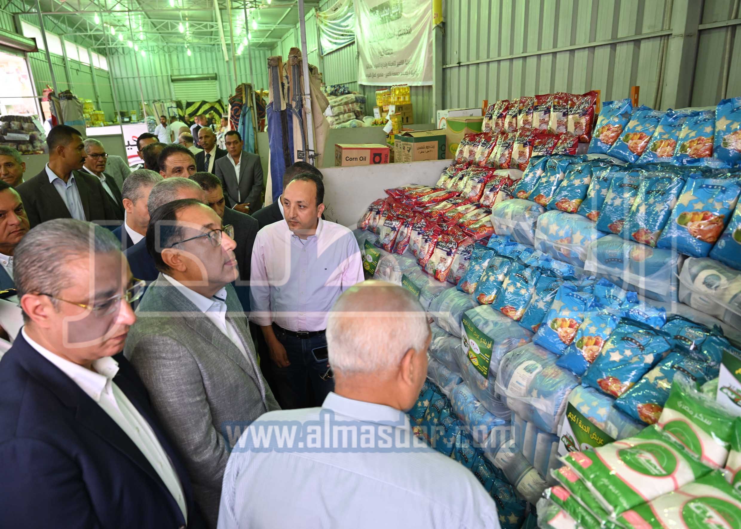 رئيس الوزراء يتفقد عدد من المشروعات التنموية والخدمية