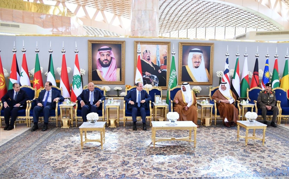 الرئيس السيسي يصل الرياض للمشاركة في القمة العربية - الإسلامية