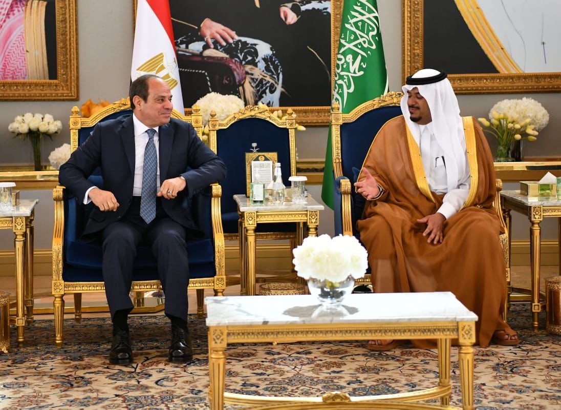 الرئيس السيسي يصل الرياض للمشاركة في القمة العربية - الإسلامية