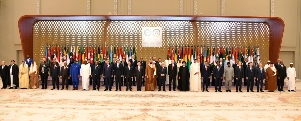 الرئيس السيسي يصل الرياض للمشاركة في القمة العربية - الإسلامية