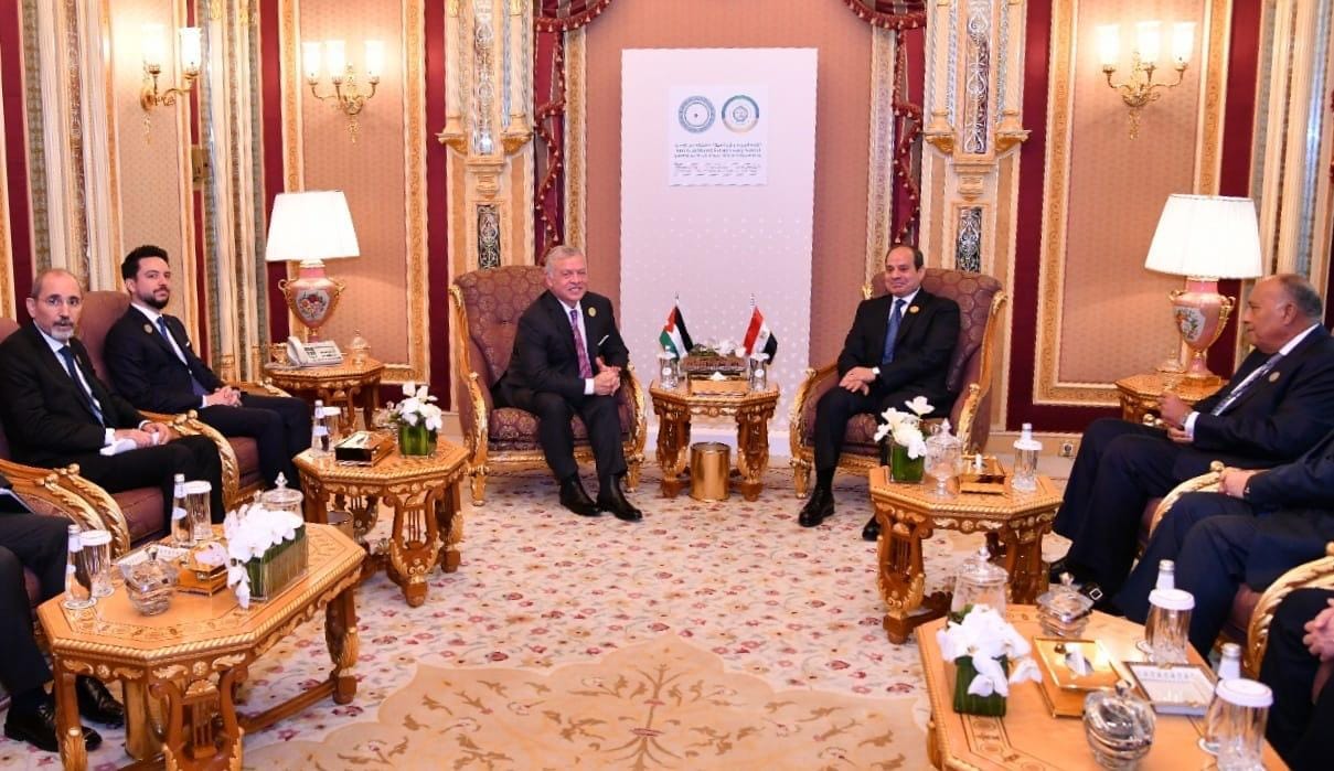 الرئيس السيسي يلتقى الملك عبد الله الثاني بن الحسين