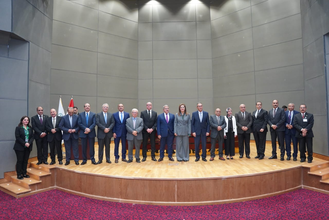 وزيرة التخطيط تترأس اجتماع مجلس إدارة بنك الاستثمار القومي