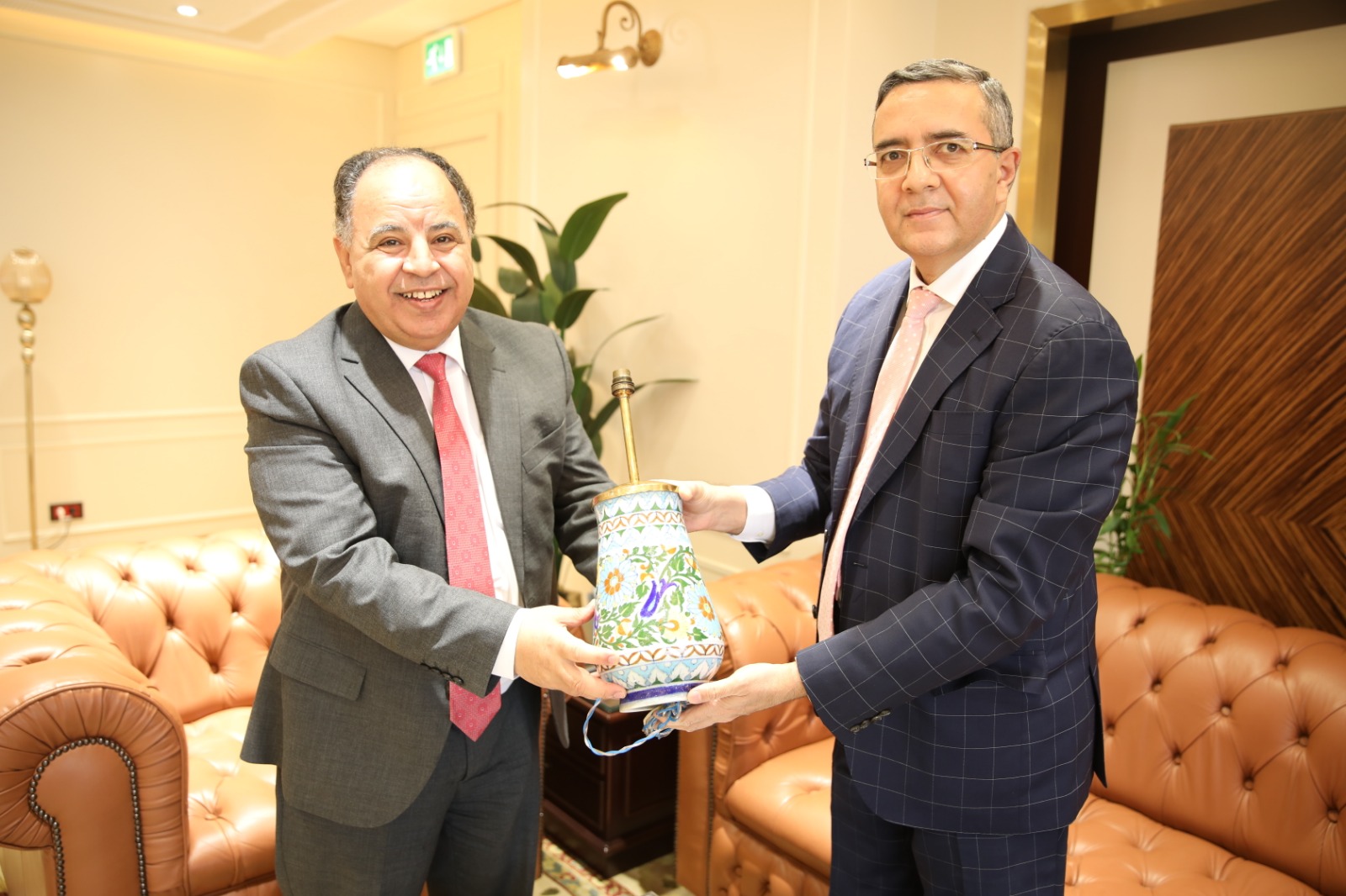 وزير المالية في لقائه مع سفير الهند بالقاهرة