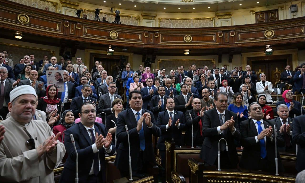 رئيس الوزراء يلقي بياناً أمام مجلس النواب