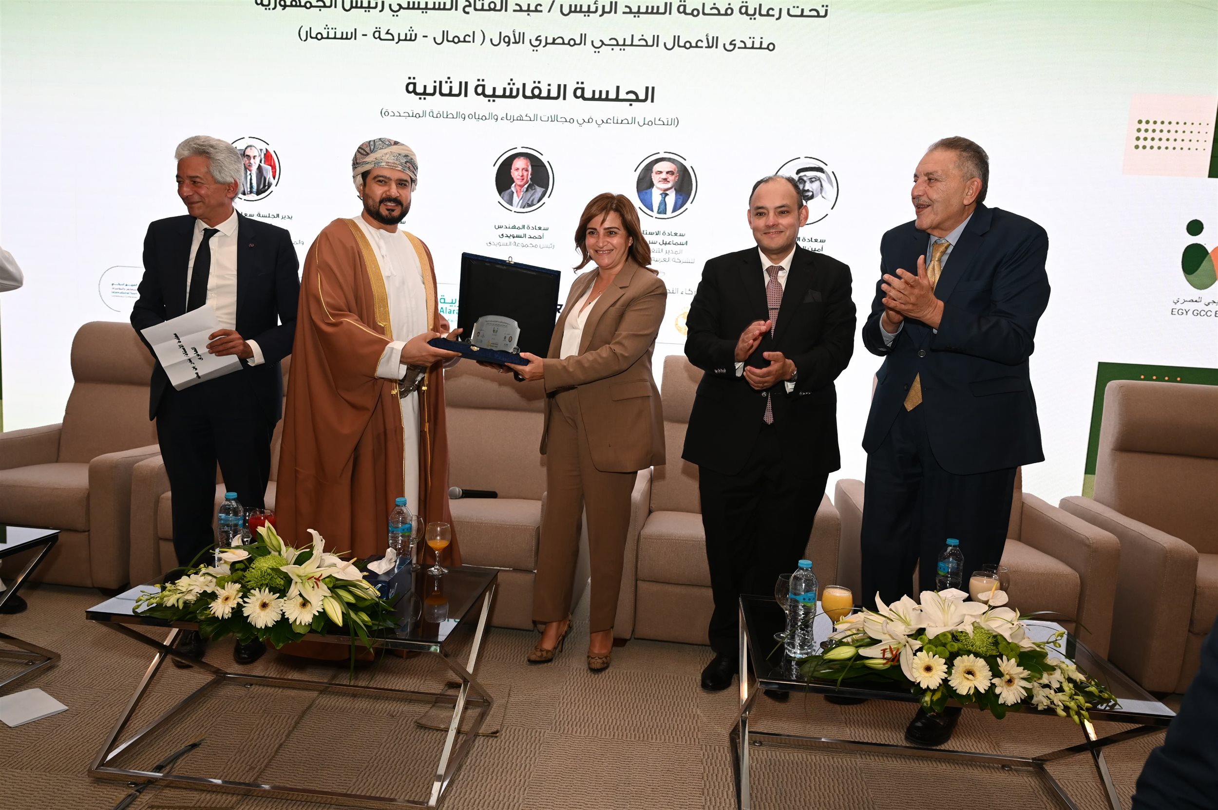 بحث سبل تعزيز علاقات التعاون بين القاهرة ومسقط