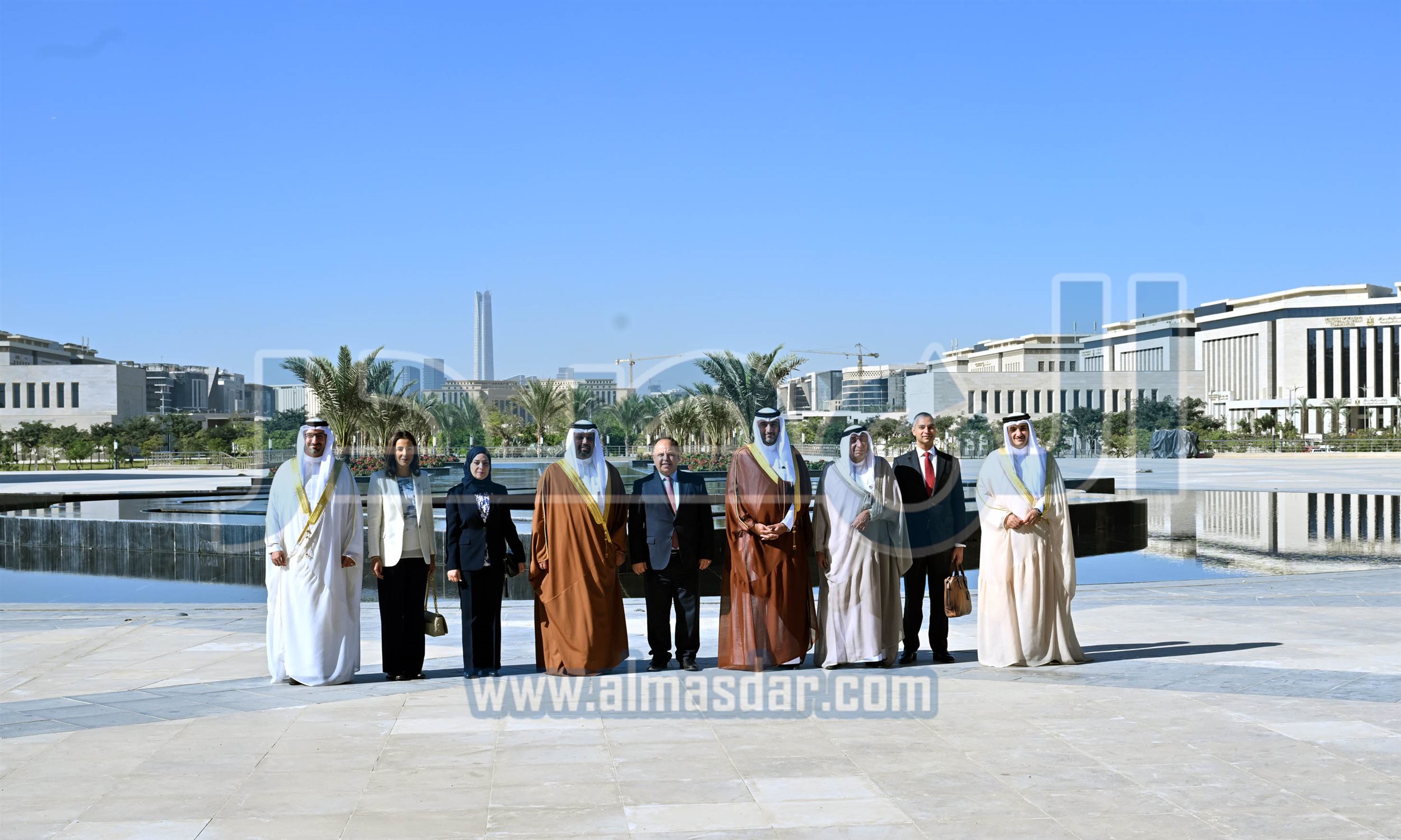 مدبولى يلتقى وزير المالية والاقتصاد الوطني بمملكة البحرين