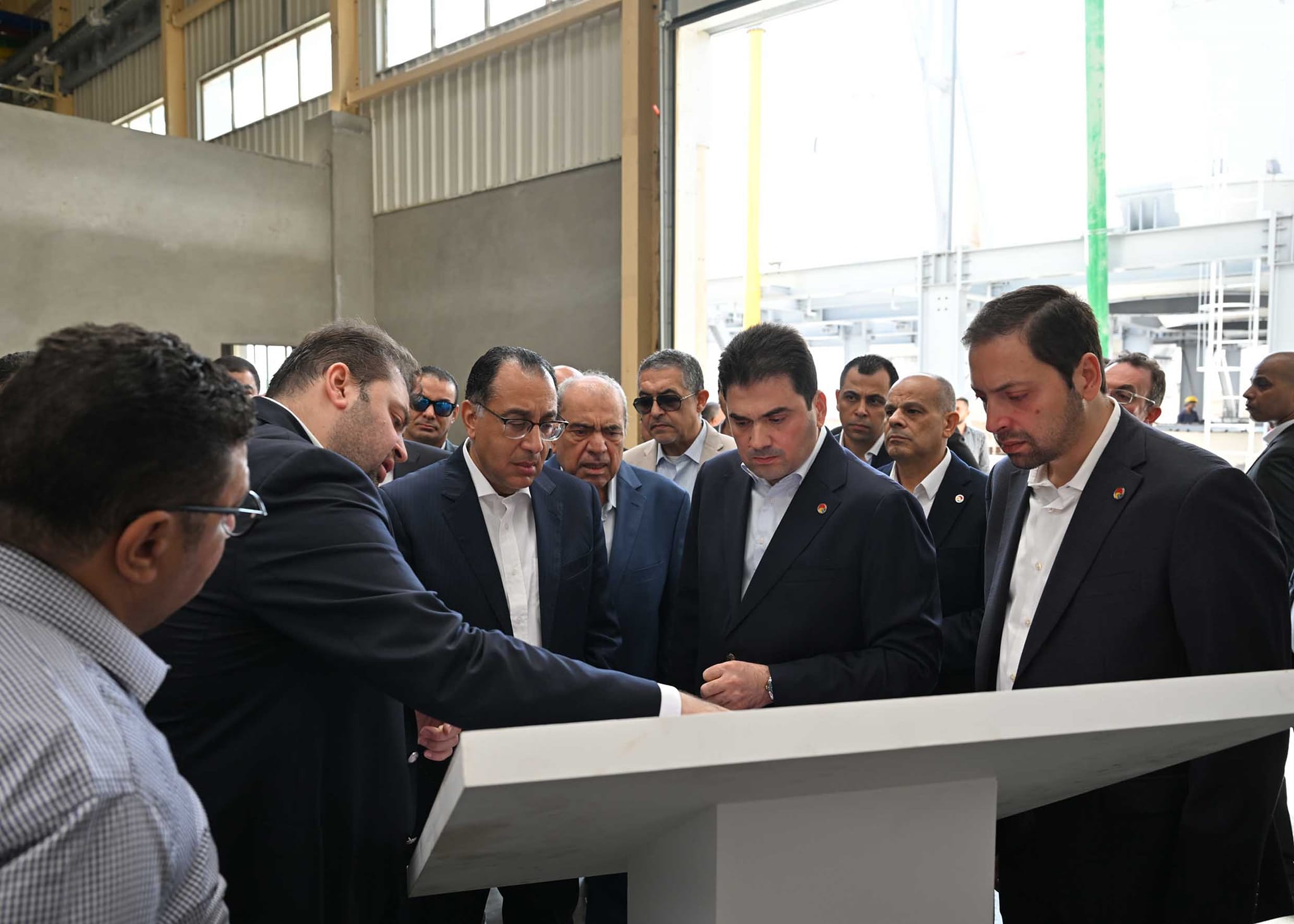 رئيس الوزراء يتفقد مصنع �GLC للدهانات�