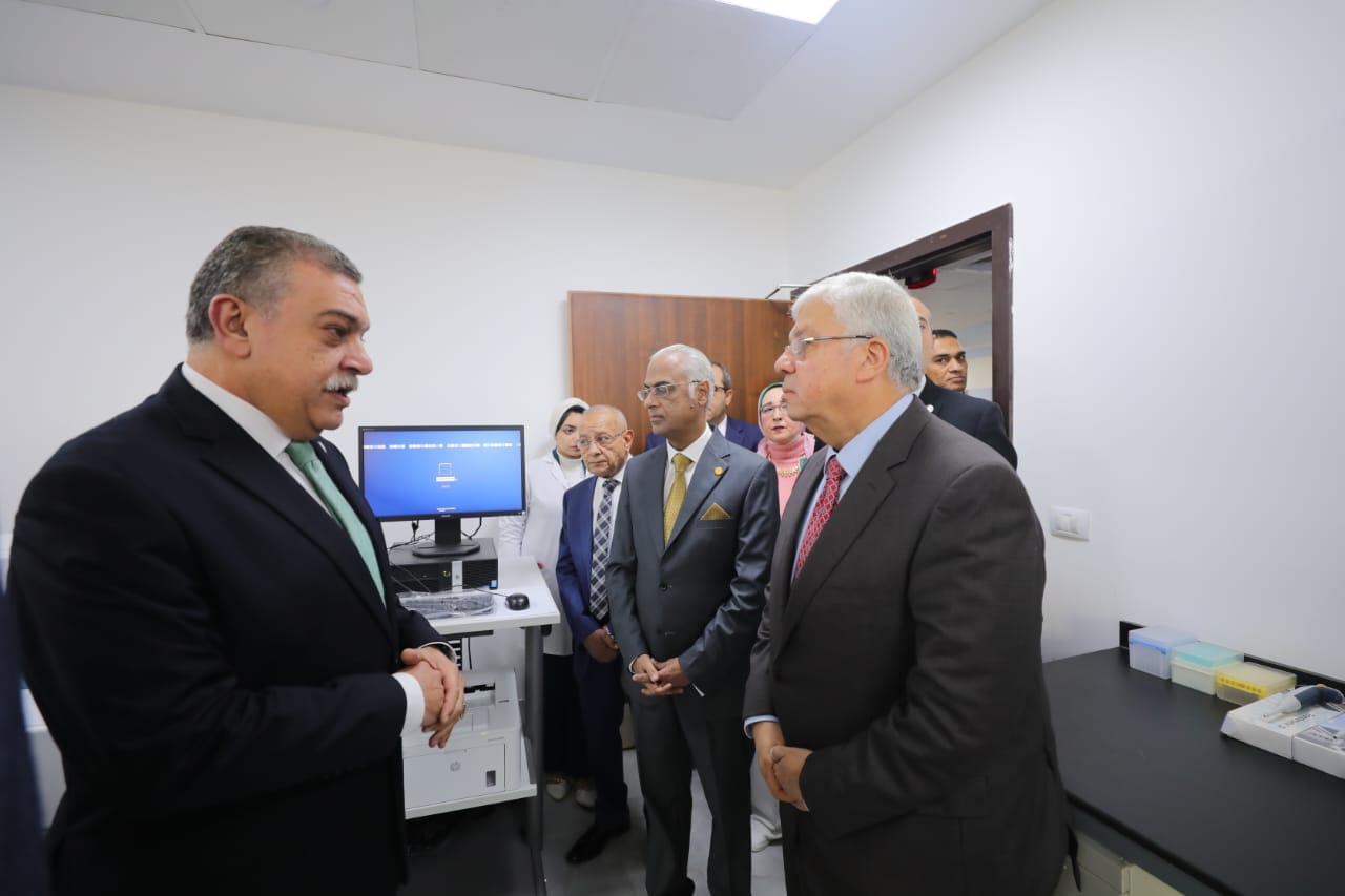 وزير التعليم العالي يفتتح عددًا من المشروعات بجامعة بورسعيد