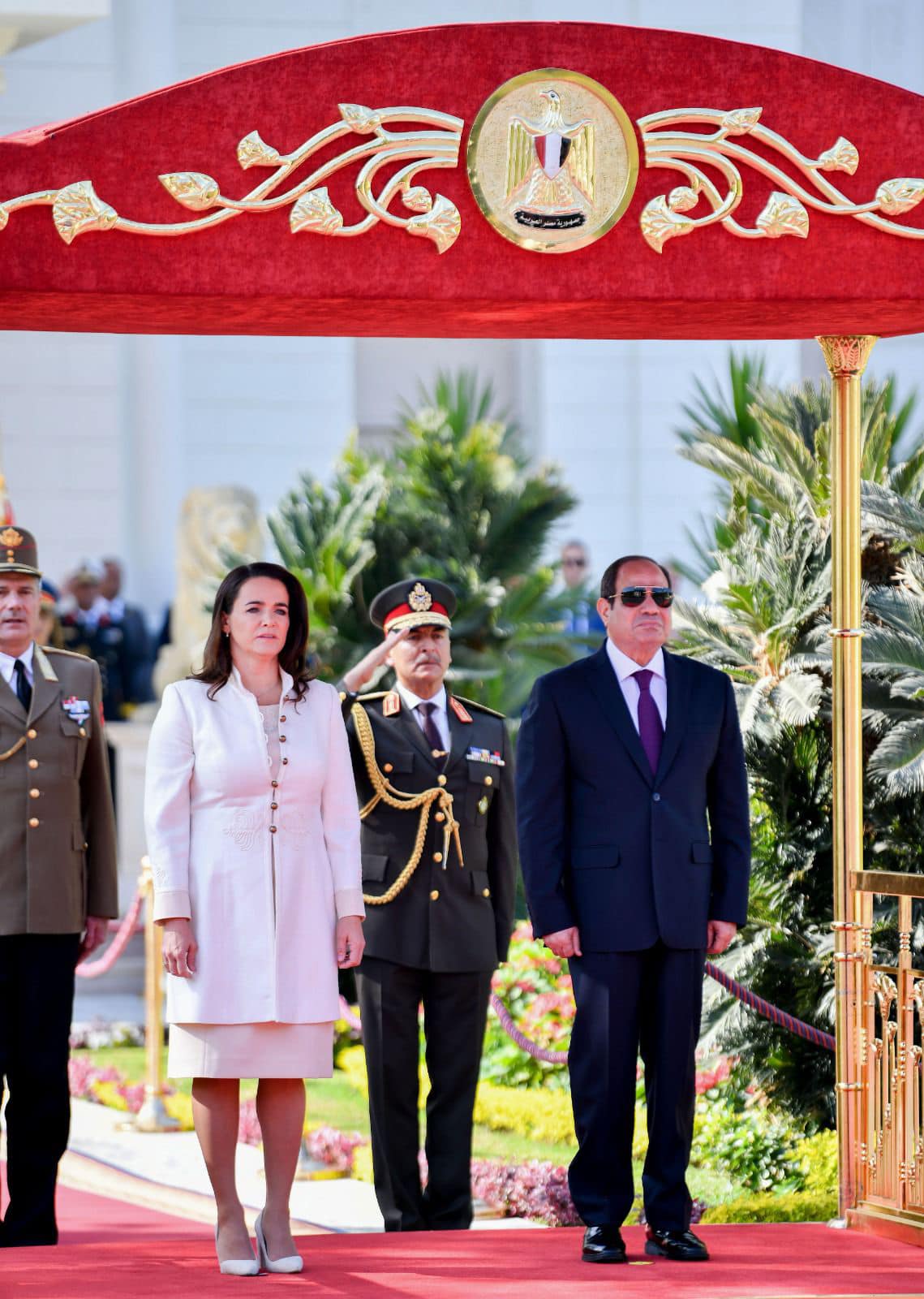 الرئيس السيسي يستقبل رئيسة المجر بقصر الاتحادية