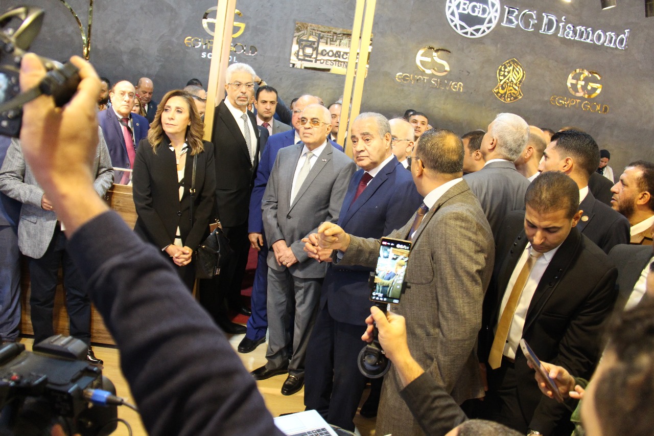 المصيلحي وسمير يفتتحا النسخة الثالثة من المعرض الدولي