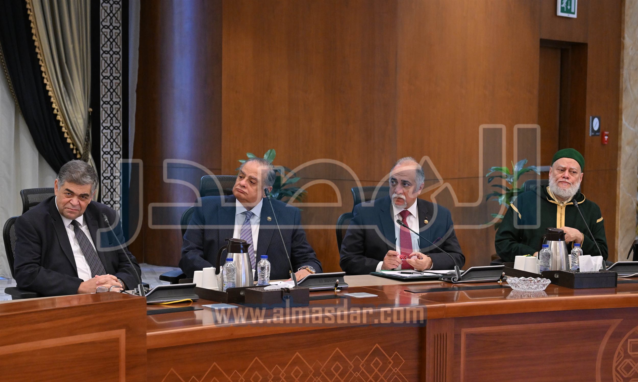 رئيس الوزراء يلتقي رؤساء اللجان النوعية بمجلس النواب