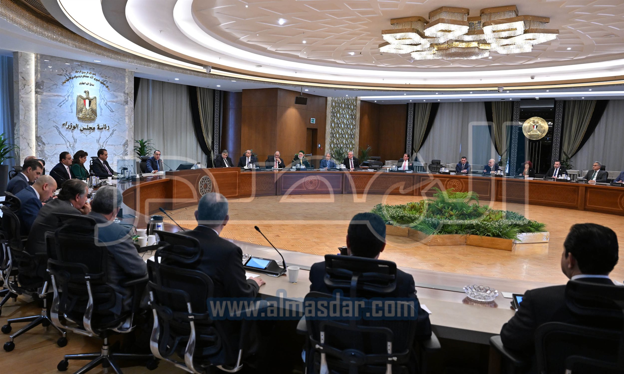 رئيس الوزراء يلتقي رؤساء اللجان النوعية بمجلس النواب