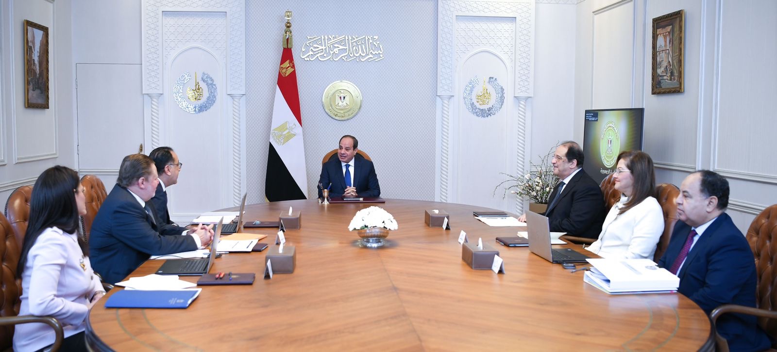 السيسي يوجه بمواصلة تطوير البرامج والمشروعات الاقتصادية الوطنية