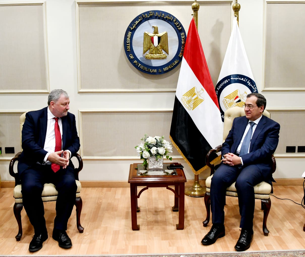 وزير البترول مع رئيس شركة ترانس جلوب الكندية ورئيس الشركة في مصر