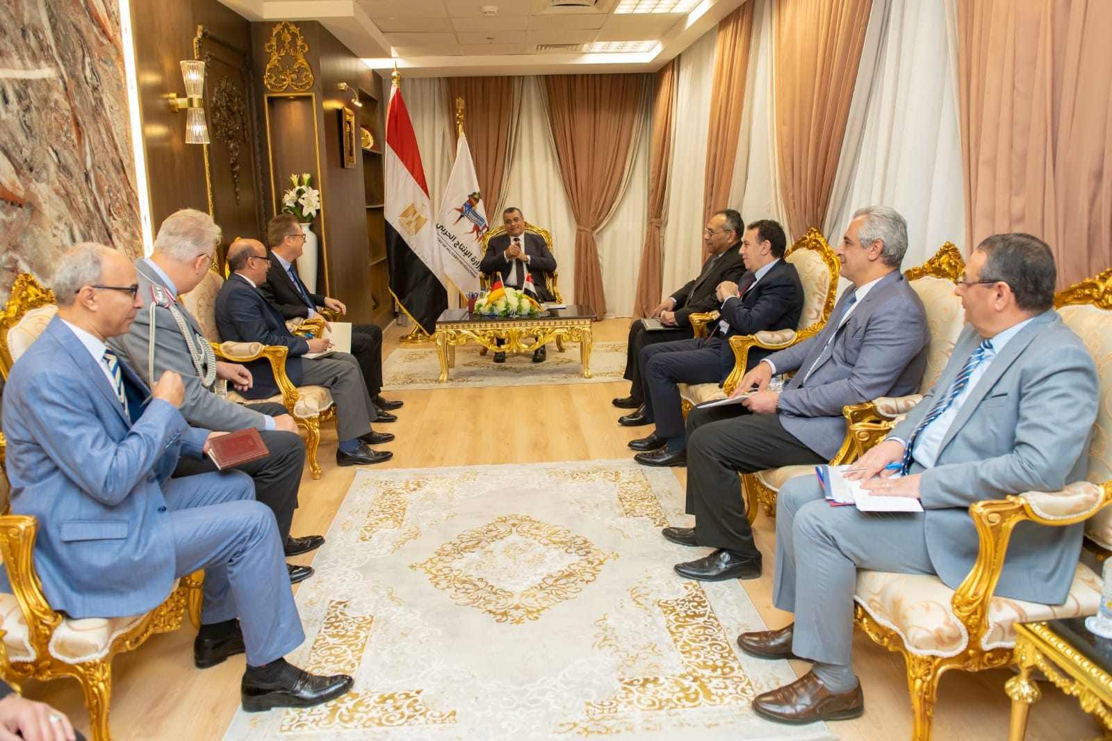 وزير الدولة للإنتاج الحربي يستقبل سفير ألمانيا