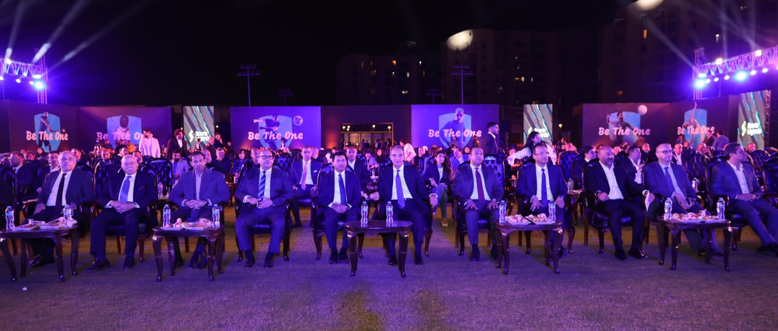 وزيرا الاتصالات والشباب يتفقدان نادى Club One