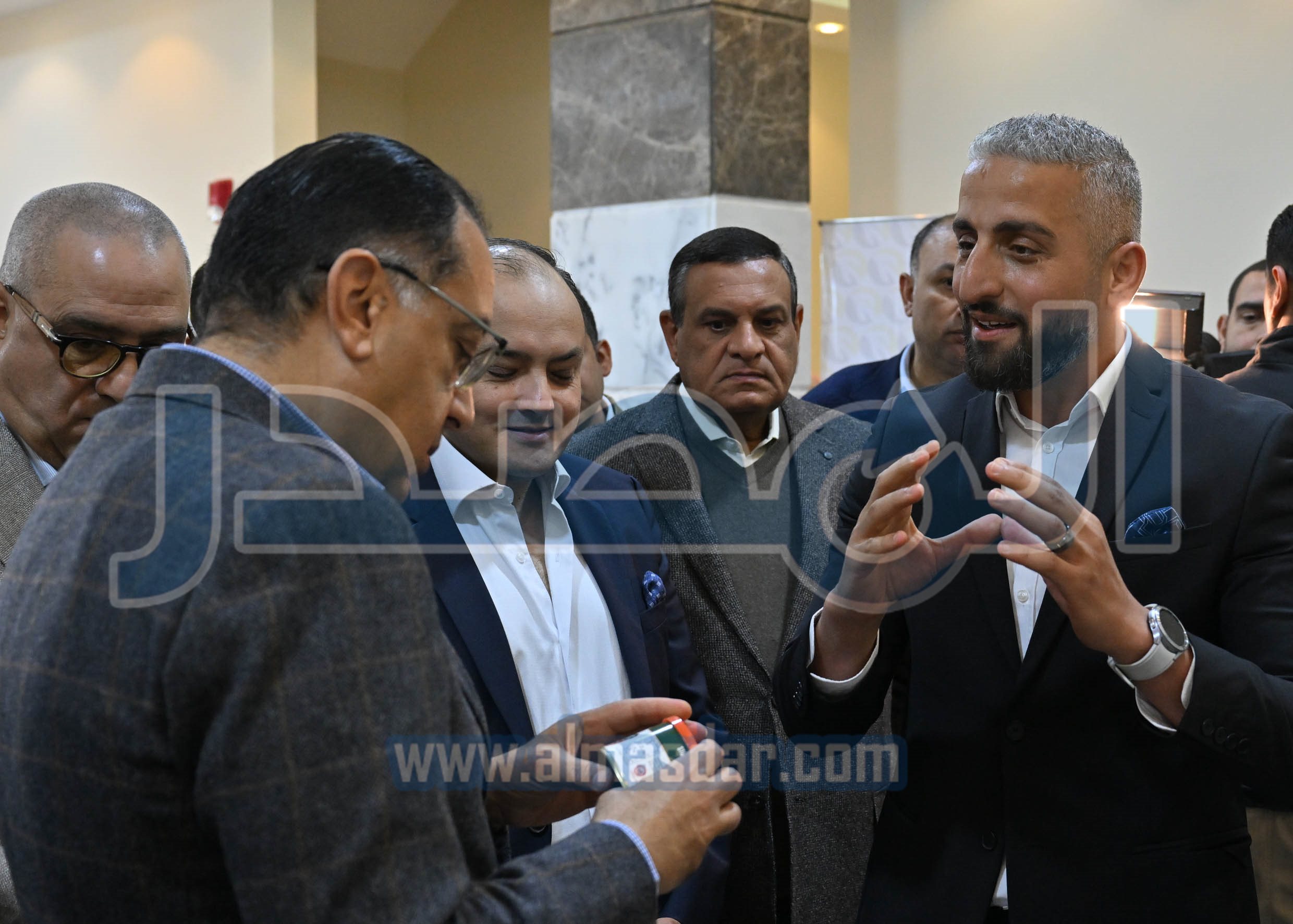 مدبولى يتفقد مصنع
